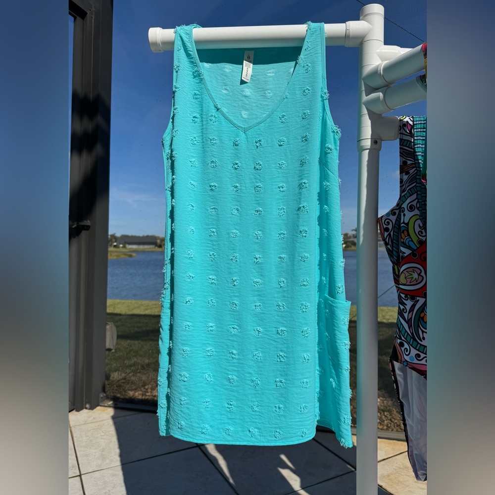 🐬Casual dress~cover-up turquoise blue, raised polkadots, pockets, darts EUC🐬 - Picture 2 of 9